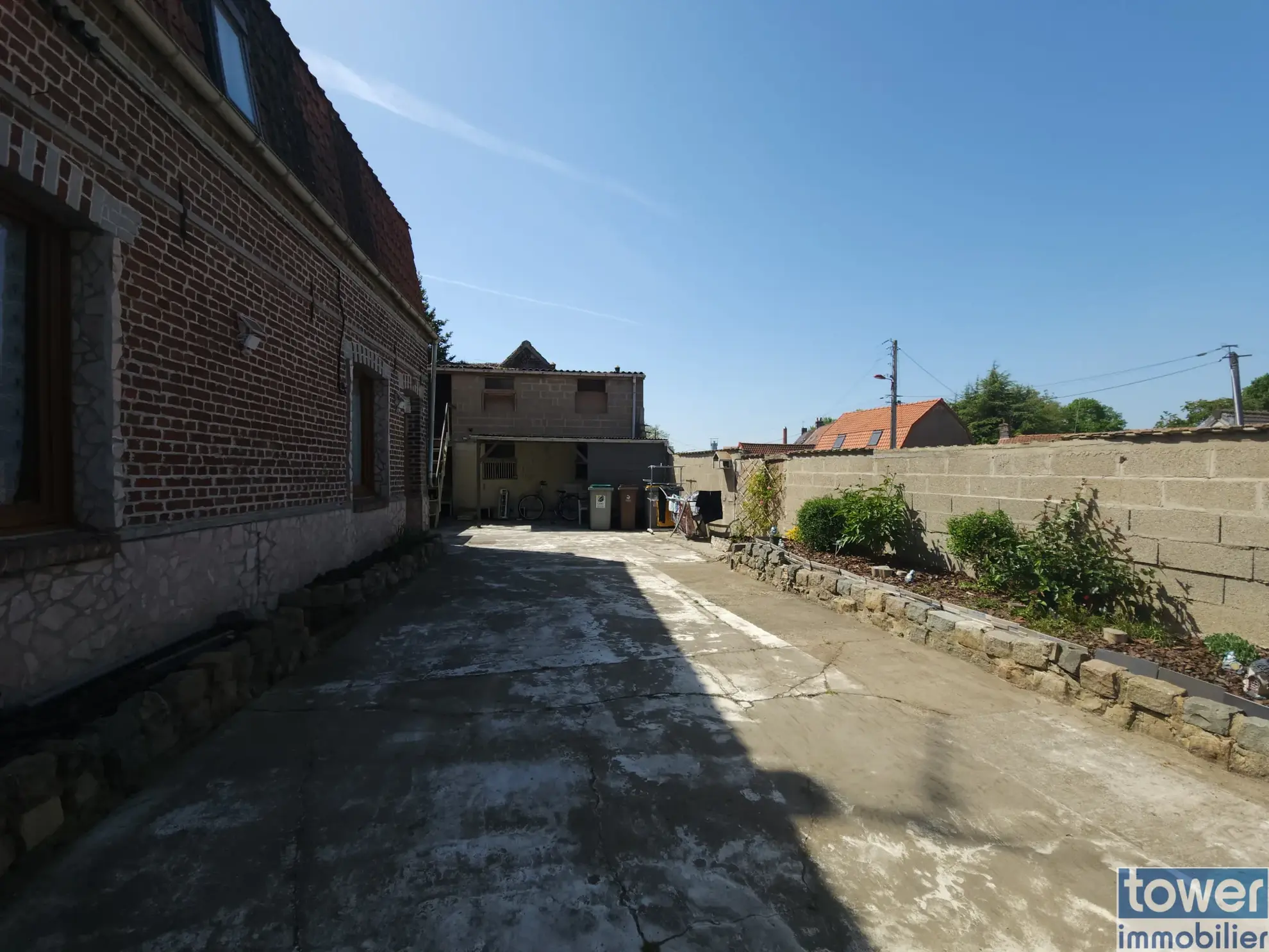 Maison à vendre à Wizernes avec 3 chambres et espace extérieur 