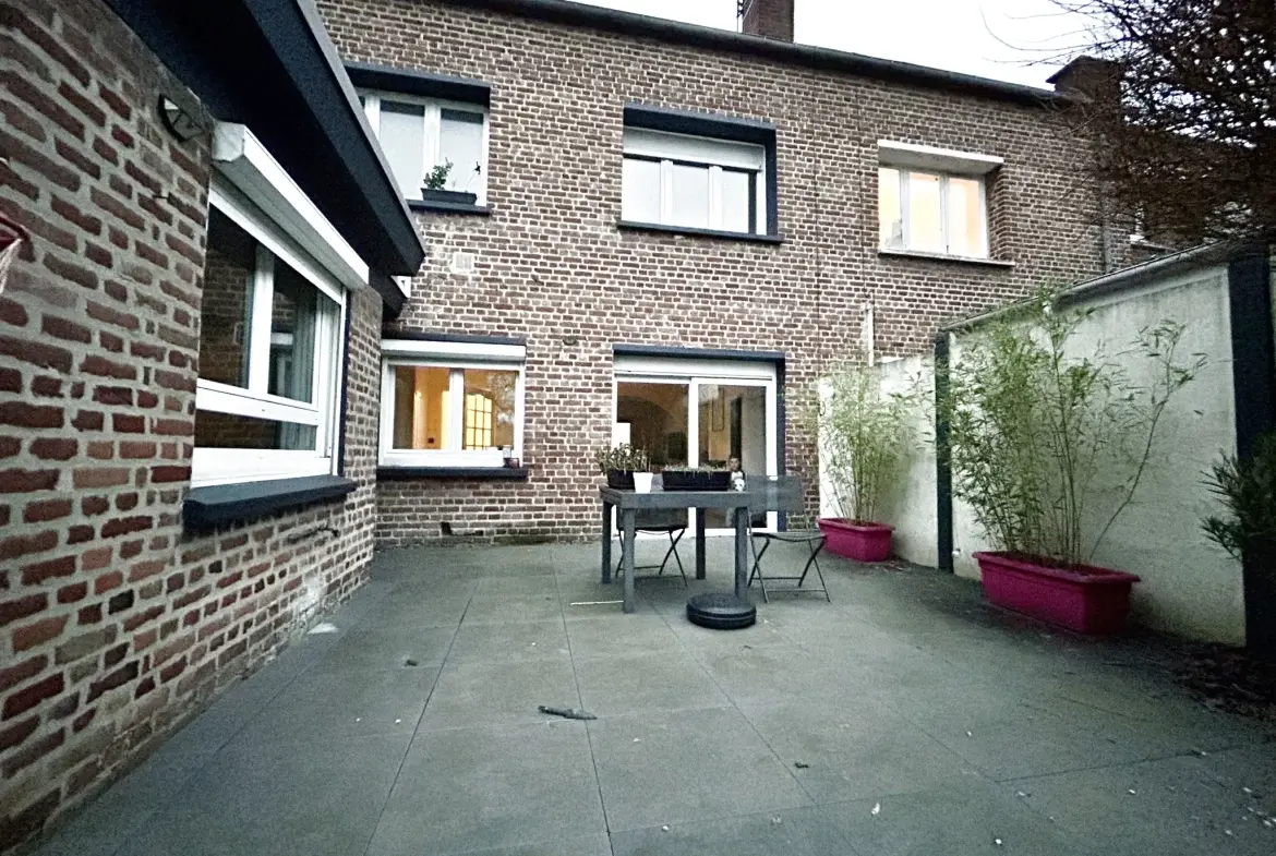 Belle maison moderne à Henin-Beaumont avec 3 chambres, jardin et garage 