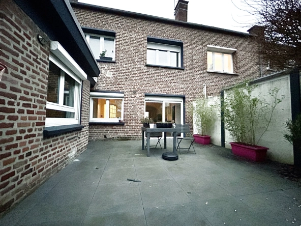 Belle maison moderne à Henin-Beaumont avec 3 chambres, jardin et garage 