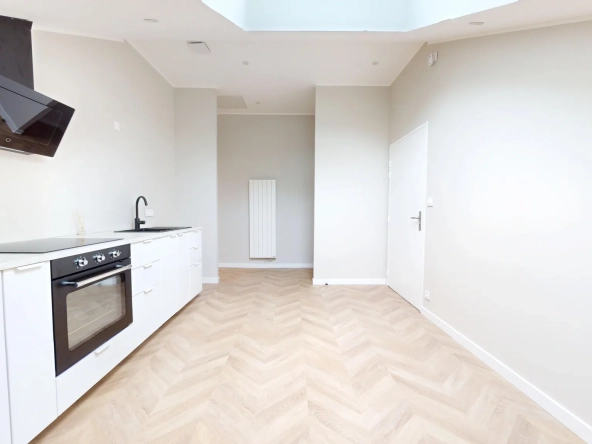 Appartement lumineux de 50 m² à Saint Vit avec stationnement inclus