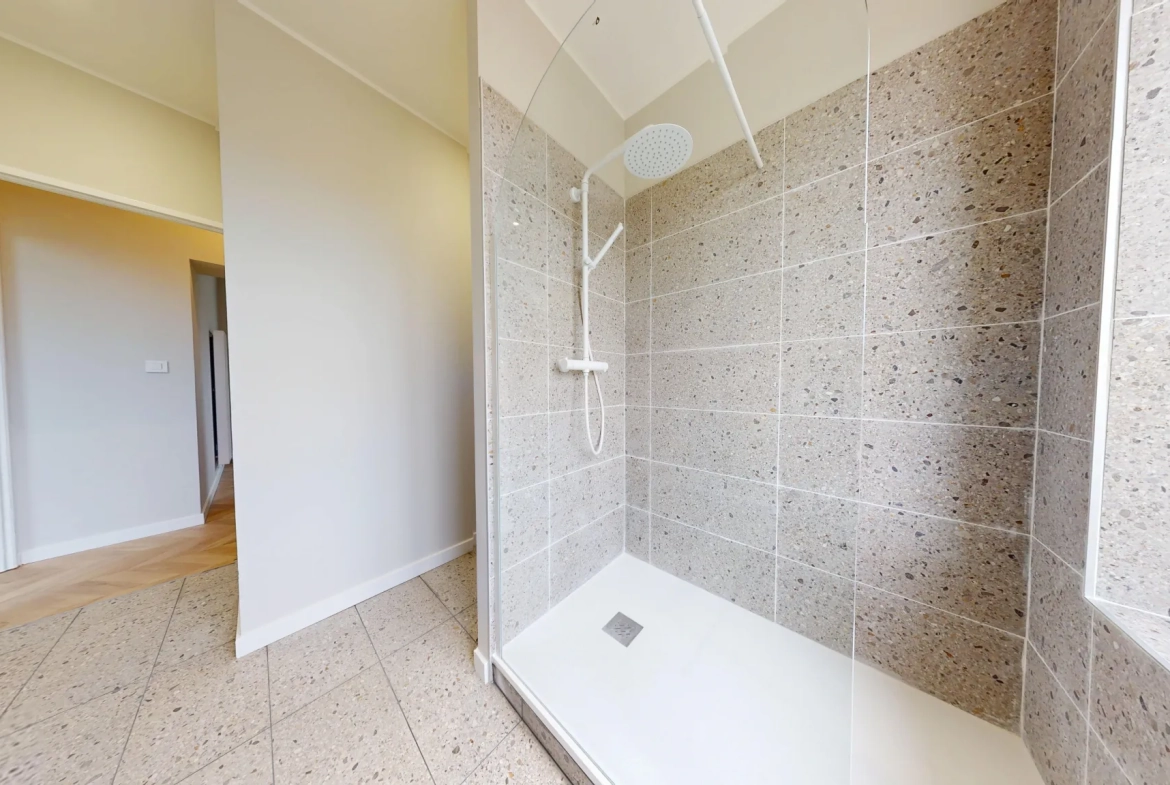 Appartement lumineux de 50 m² à Saint Vit avec stationnement inclus 