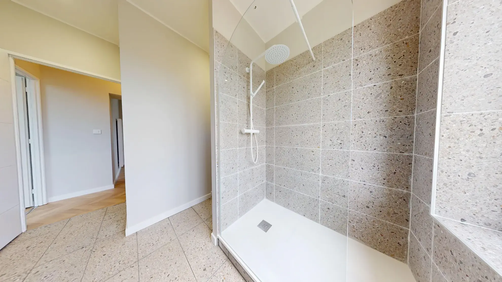 Appartement lumineux de 50 m² à Saint Vit avec stationnement inclus 