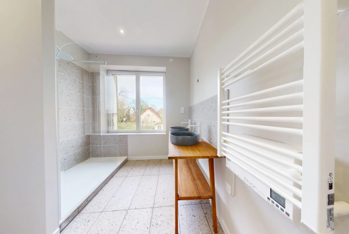 Appartement lumineux de 50 m² à Saint Vit avec stationnement inclus 