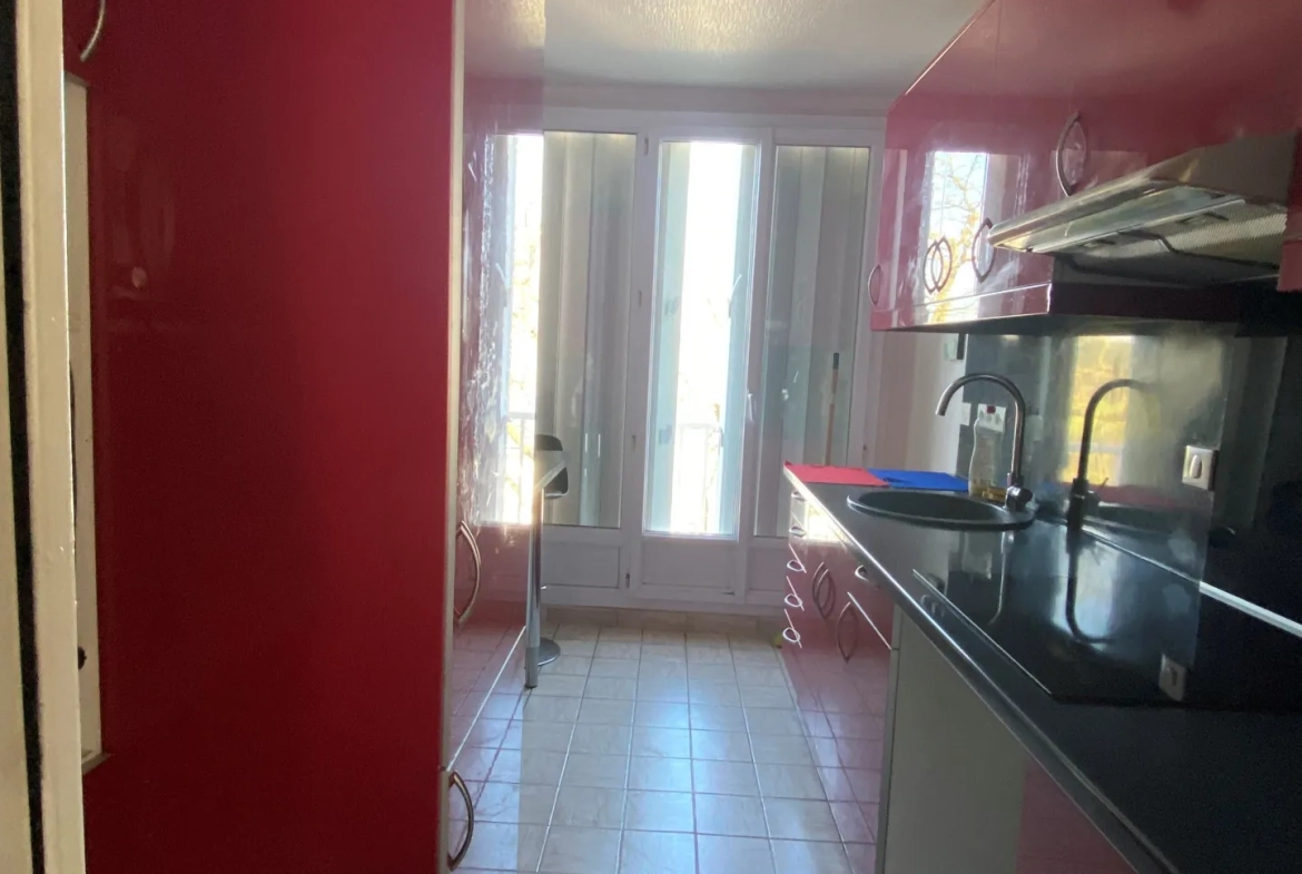 Appartement 2 pièces à Longjumeau avec loggia, parking et cave 