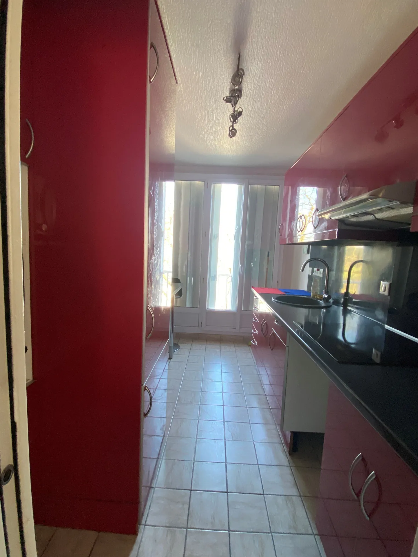 Appartement 2 pièces à Longjumeau avec loggia, parking et cave 