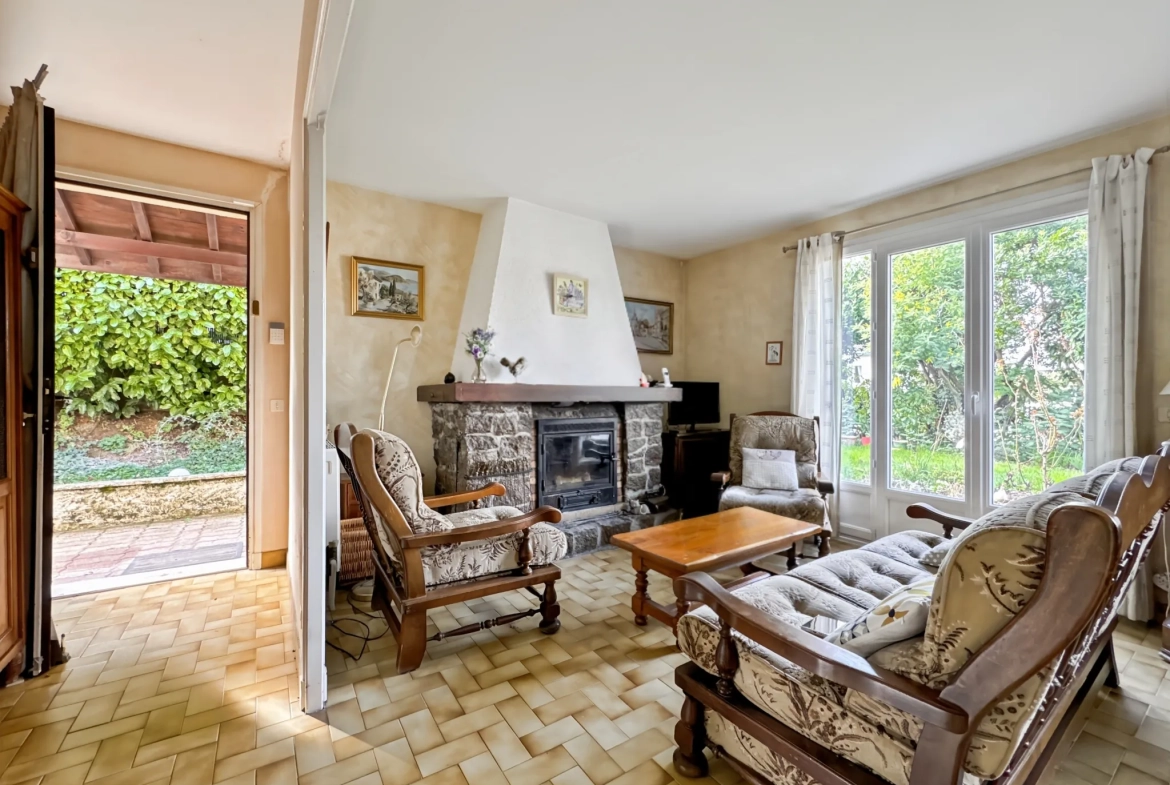 À vendre : Maison de plain-pied à Massieux, environnement calme et proche commodités 