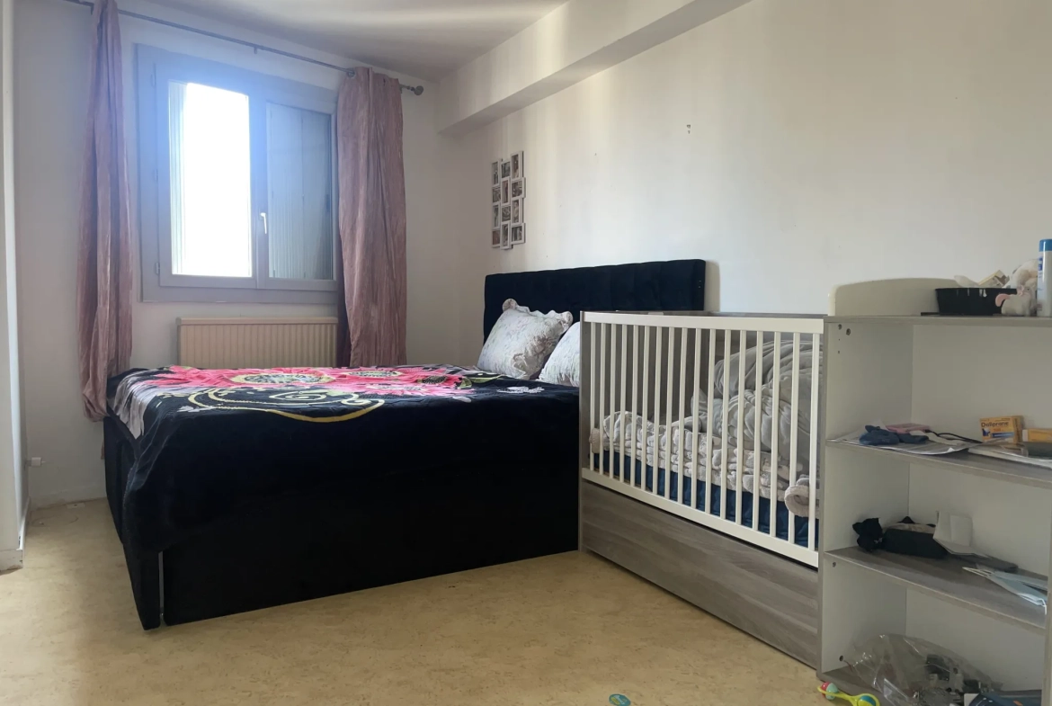 Appartement T3 de 64,04 m² avec cave et balcon à Marseille 13003 