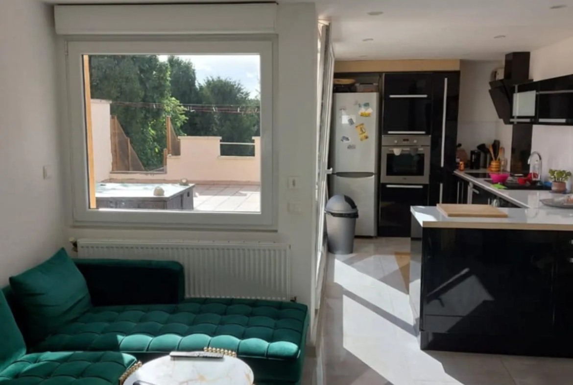 Maison de ville 106m² avec hangar et terrasse ensoleillée à Montigny-en-Gohelle 