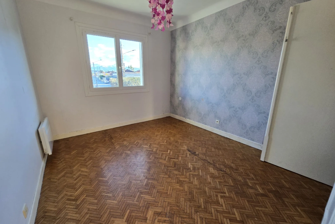 Maison de 160 m² avec deux appartements à Soues - Investissement idéal 