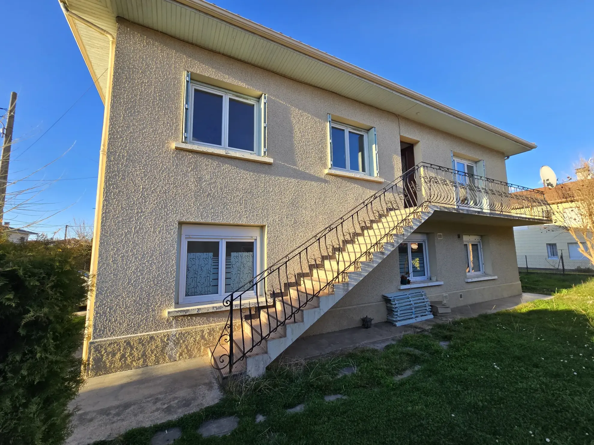 Maison de 160 m² avec deux appartements à Soues - Investissement idéal 