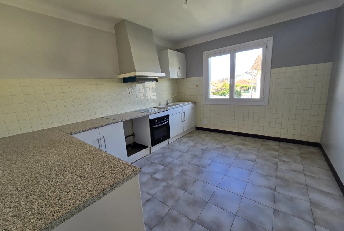 Maison de 160 m² avec deux appartements à Soues - Investissement idéal 