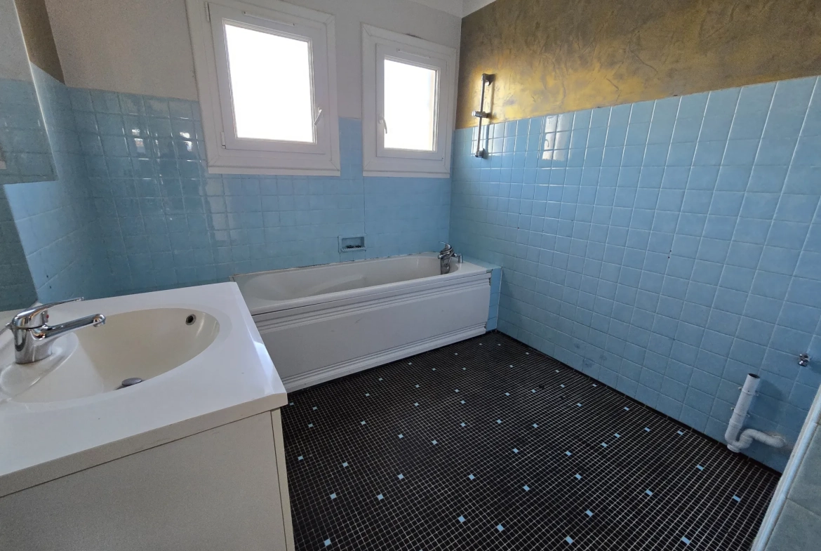 Maison de 160 m² avec deux appartements à Soues - Investissement idéal 