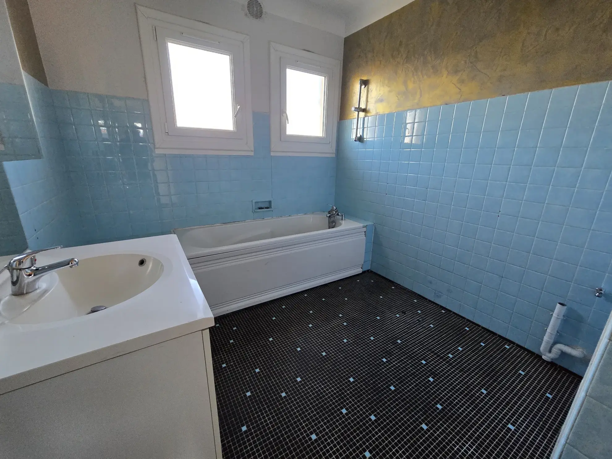 Maison de 160 m² avec deux appartements à Soues - Investissement idéal 