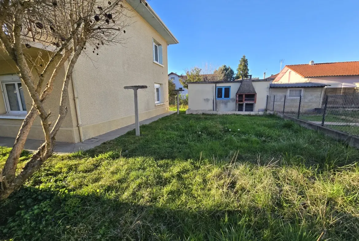 Maison de 160 m² avec deux appartements à Soues - Investissement idéal 