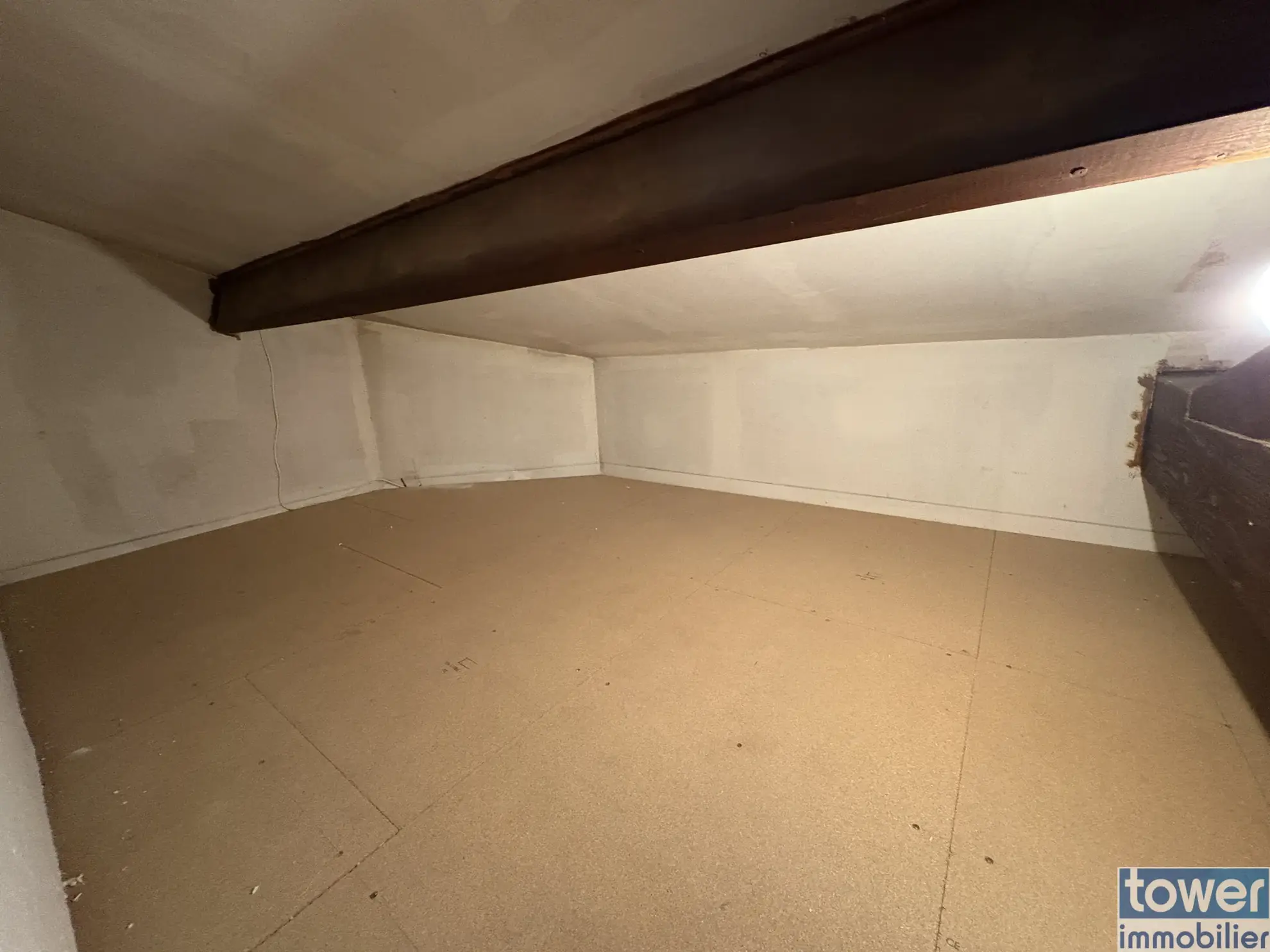 Charmant pavillon à Cozes avec jardin de 578 m² et dépendances - Vente immobilier 102 m² 