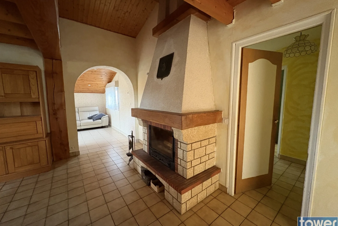 Charmant pavillon à Cozes avec jardin de 578 m² et dépendances - Vente immobilier 102 m² 