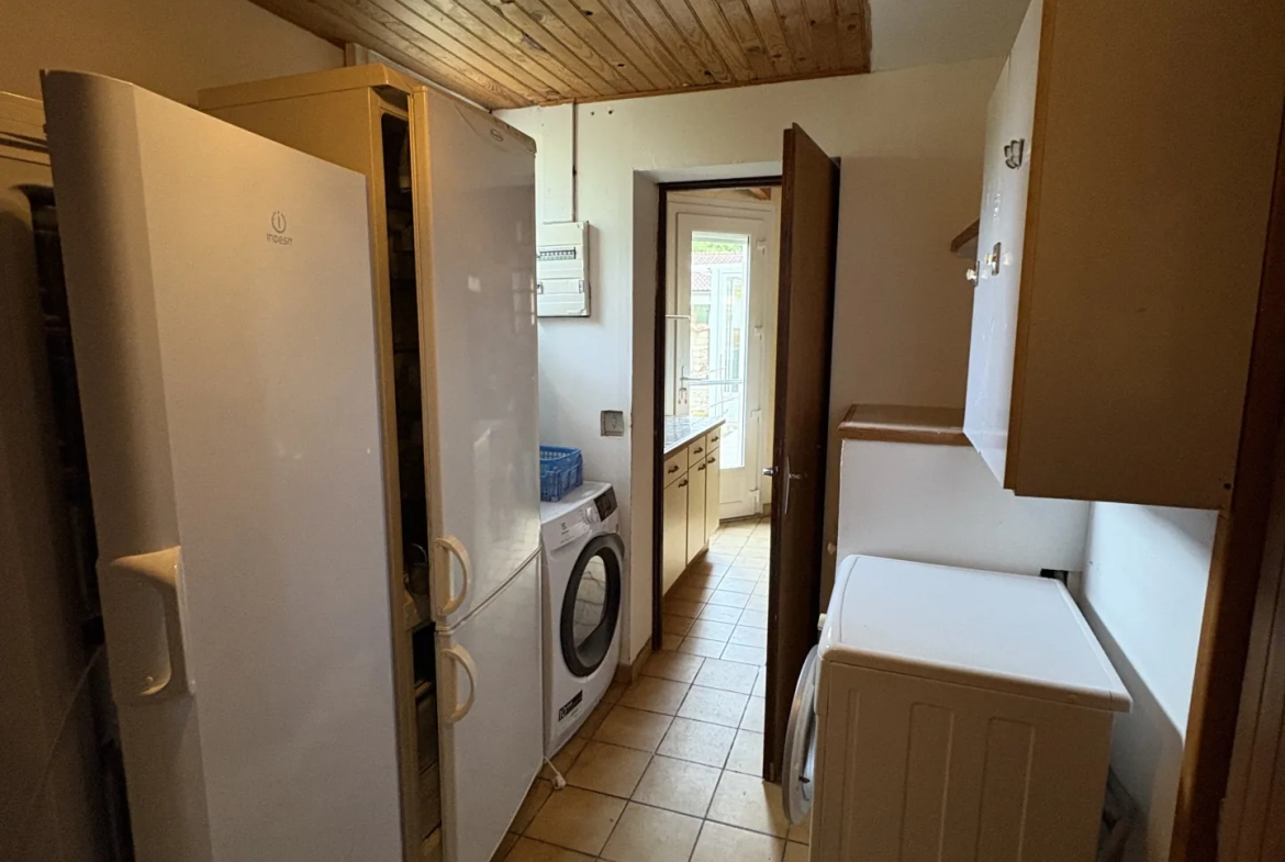 Charmant pavillon à Cozes avec jardin de 578 m² et dépendances - Vente immobilier 102 m² 