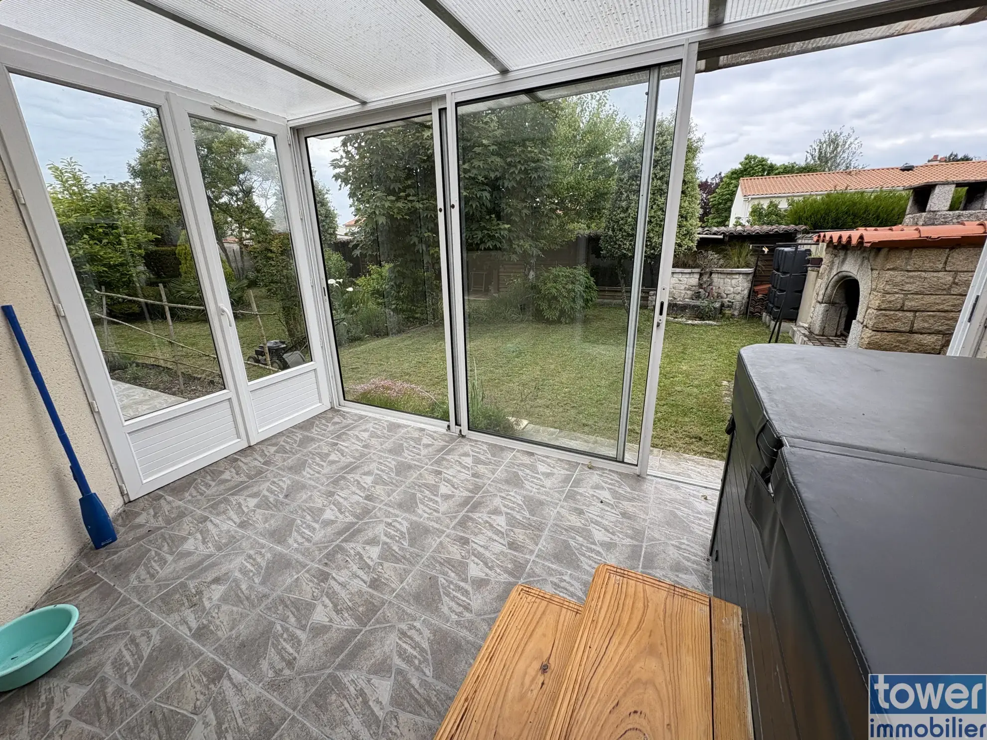 Charmant pavillon à Cozes avec jardin de 578 m² et dépendances - Vente immobilier 102 m² 