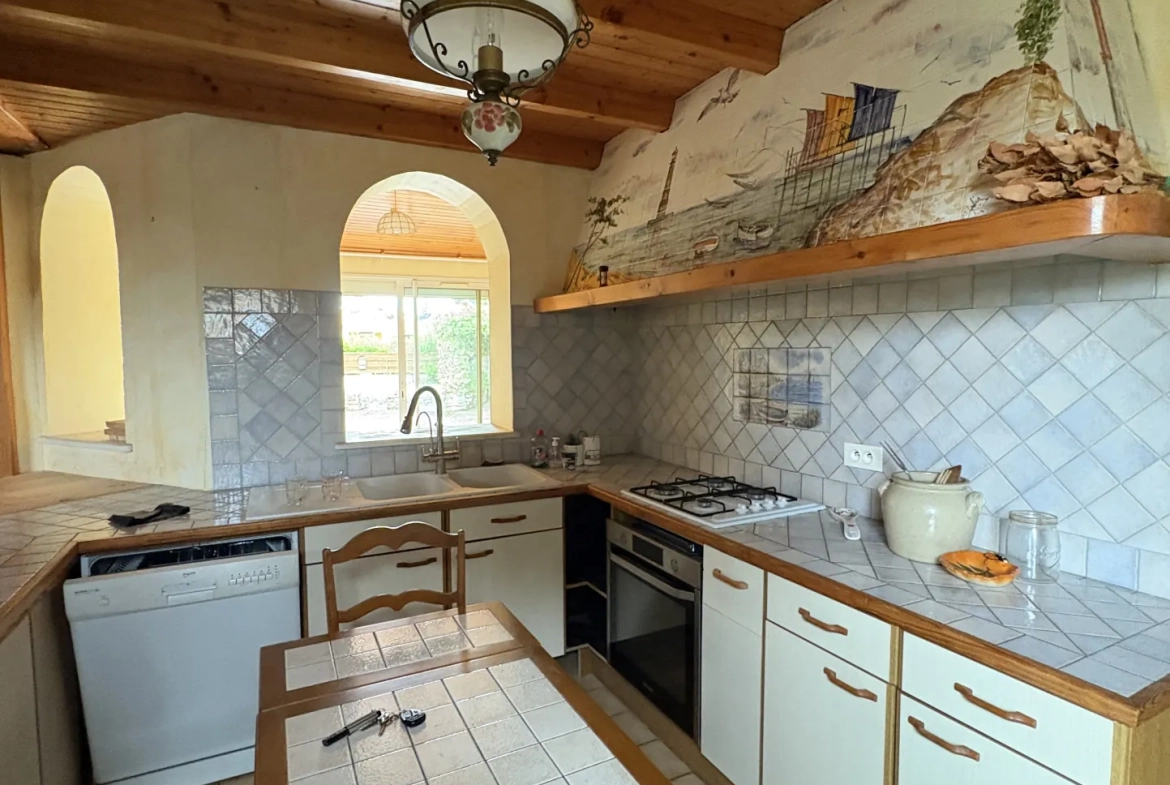 Charmant pavillon à Cozes avec jardin de 578 m² et dépendances - Vente immobilier 102 m² 