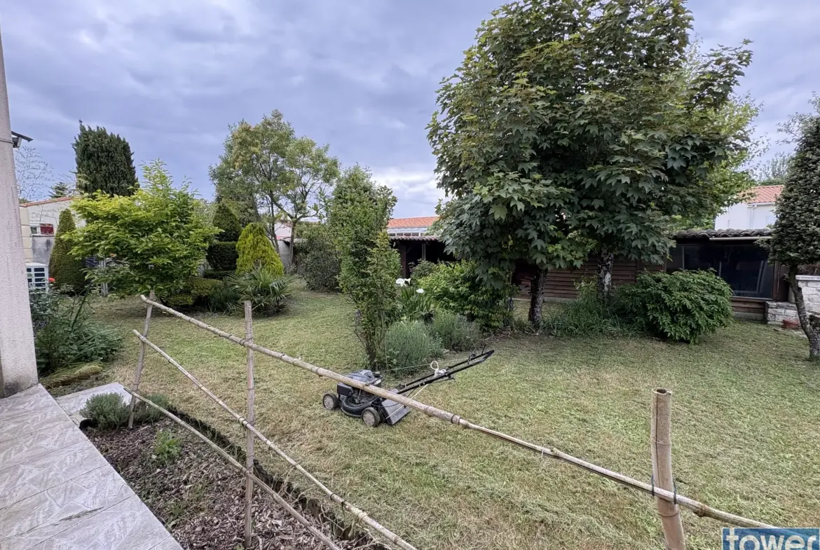 Charmant pavillon à Cozes avec jardin de 578 m² et dépendances - Vente immobilier 102 m² 