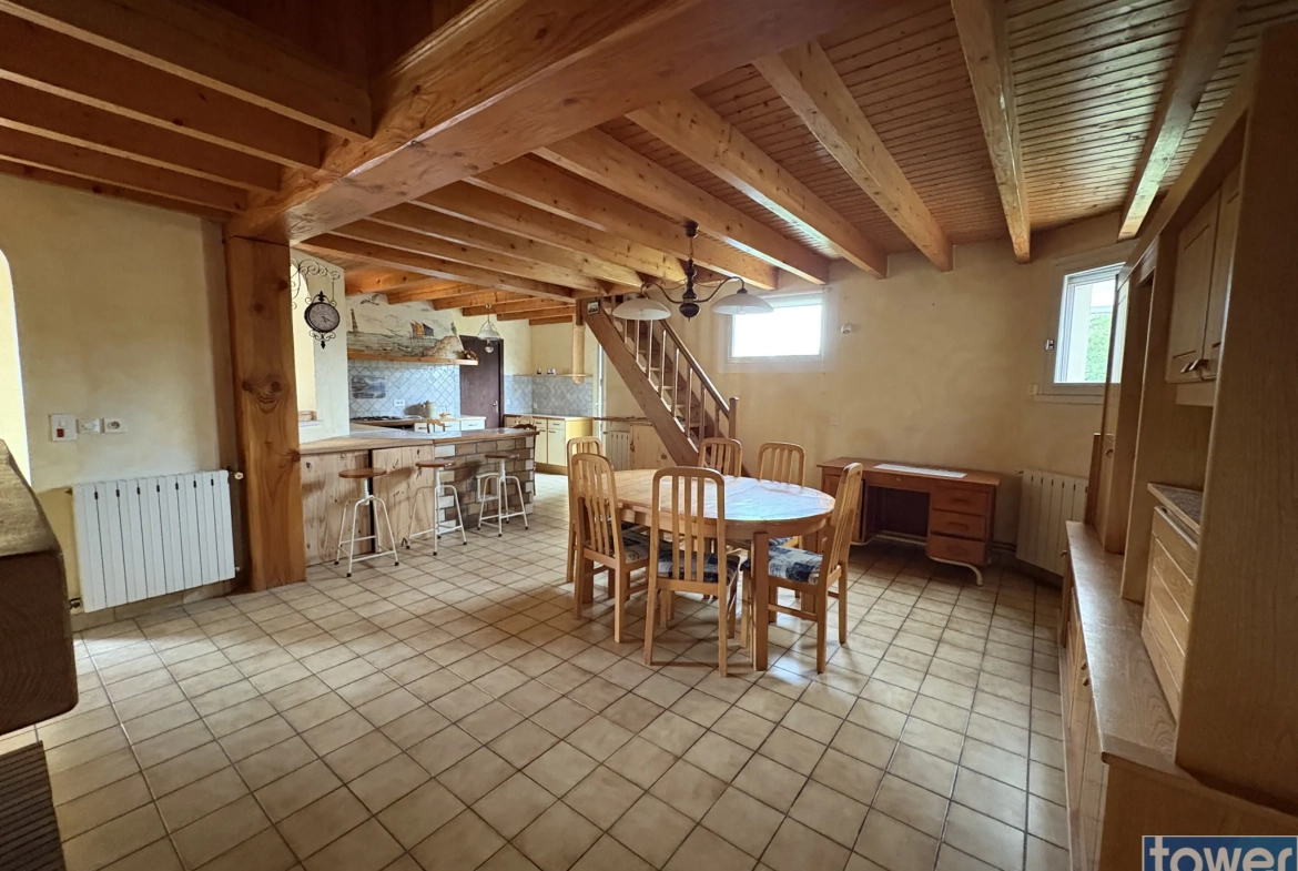 Charmant pavillon à Cozes avec jardin de 578 m² et dépendances - Vente immobilier 102 m² 