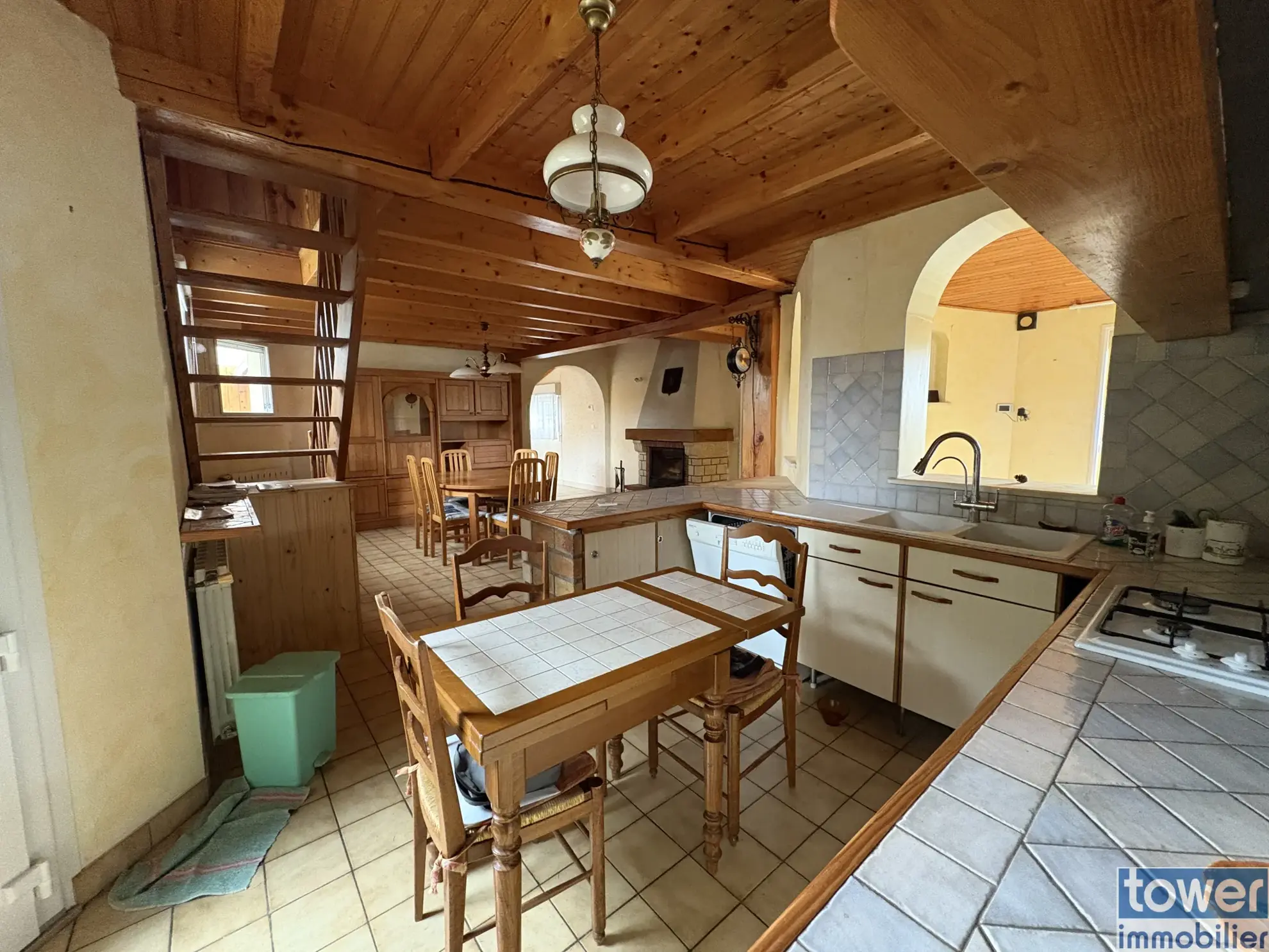 Charmant pavillon à Cozes avec jardin de 578 m² et dépendances - Vente immobilier 102 m² 