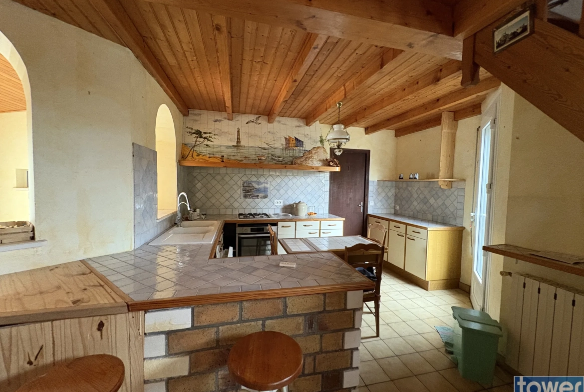 Charmant pavillon à Cozes avec jardin de 578 m² et dépendances - Vente immobilier 102 m² 