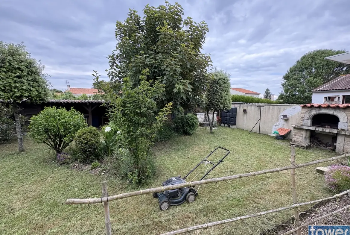 Charmant pavillon à Cozes avec jardin de 578 m² et dépendances - Vente immobilier 102 m² 