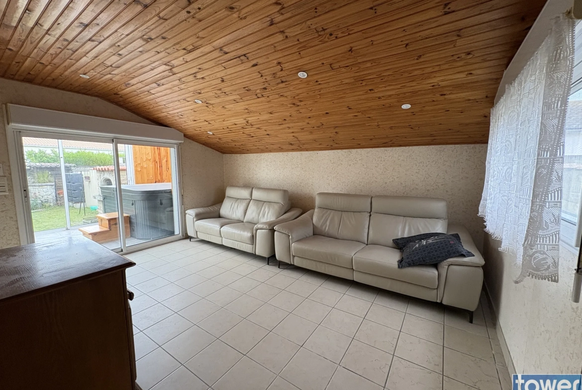 Charmant pavillon à Cozes avec jardin de 578 m² et dépendances - Vente immobilier 102 m² 