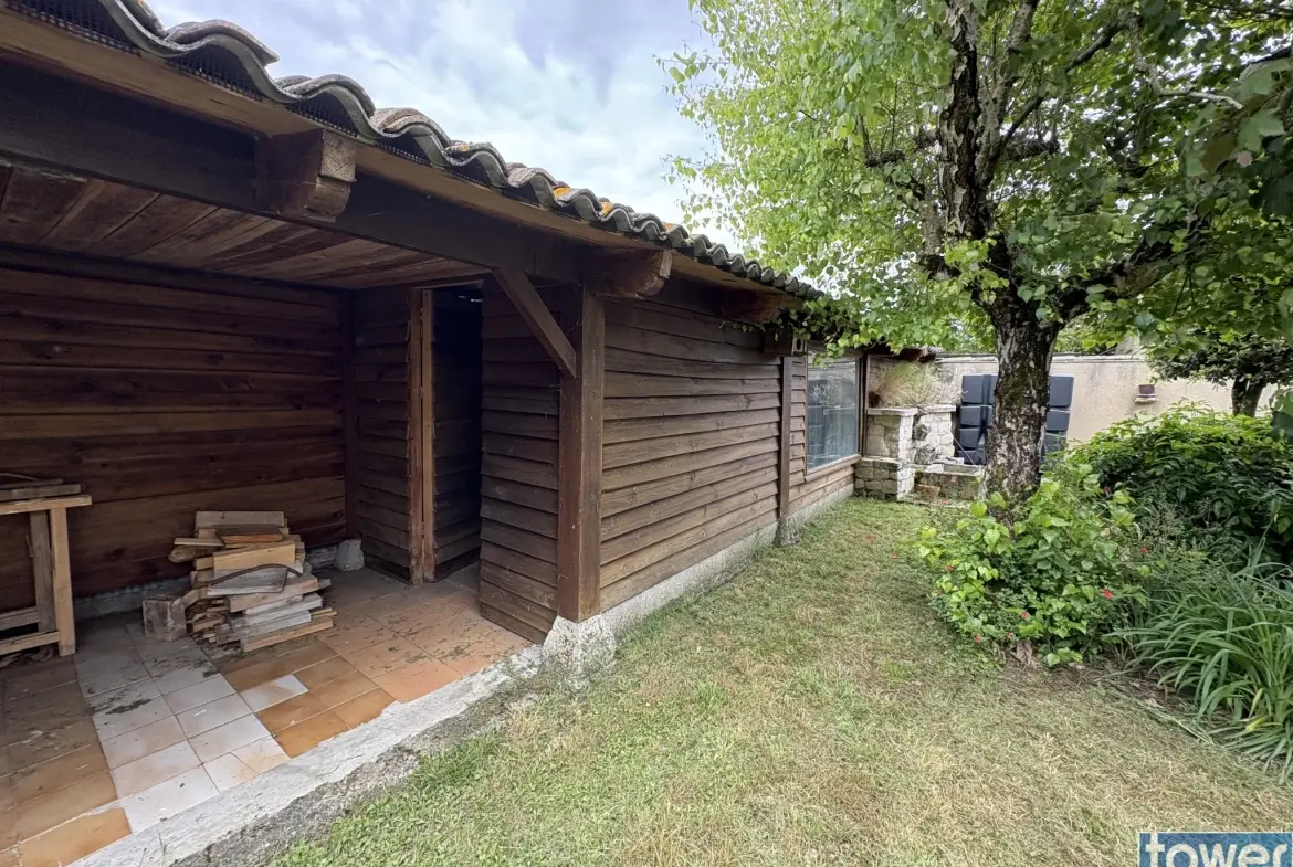 Charmant pavillon à Cozes avec jardin de 578 m² et dépendances - Vente immobilier 102 m² 