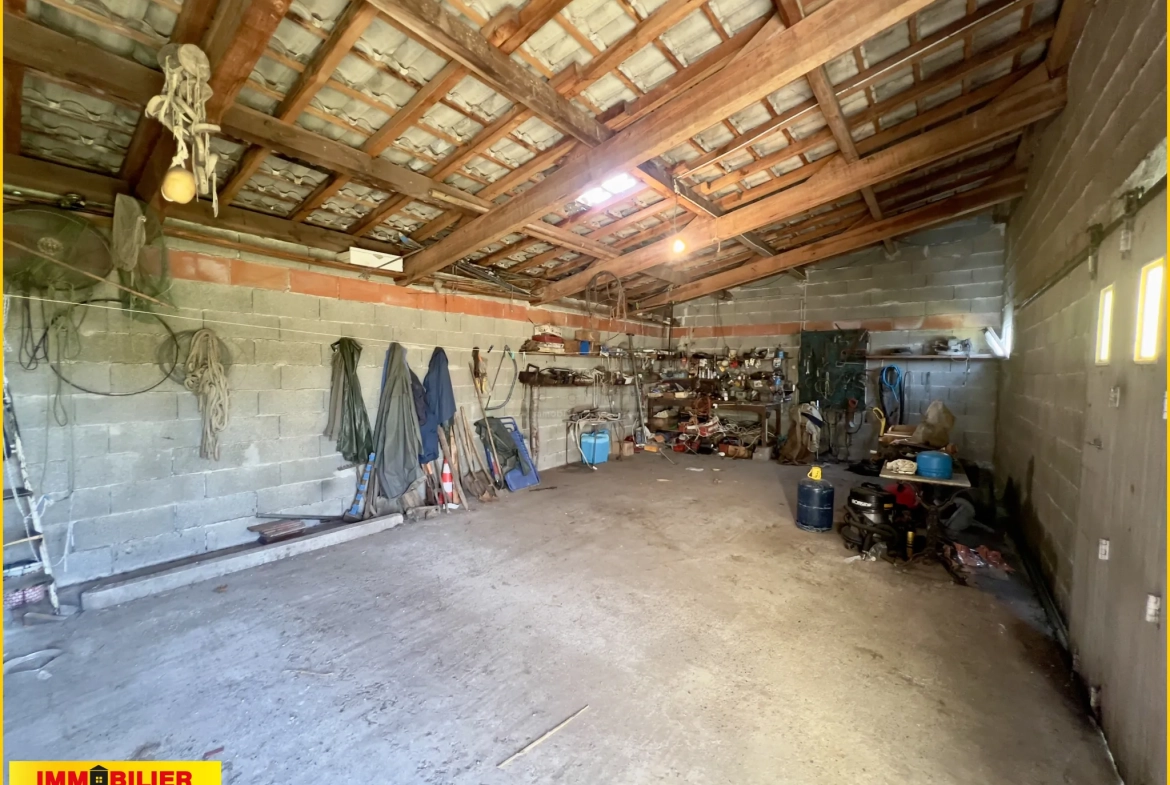 Maison de plain-pied avec grand garage à Podensac - Potentiel à rafraîchir 