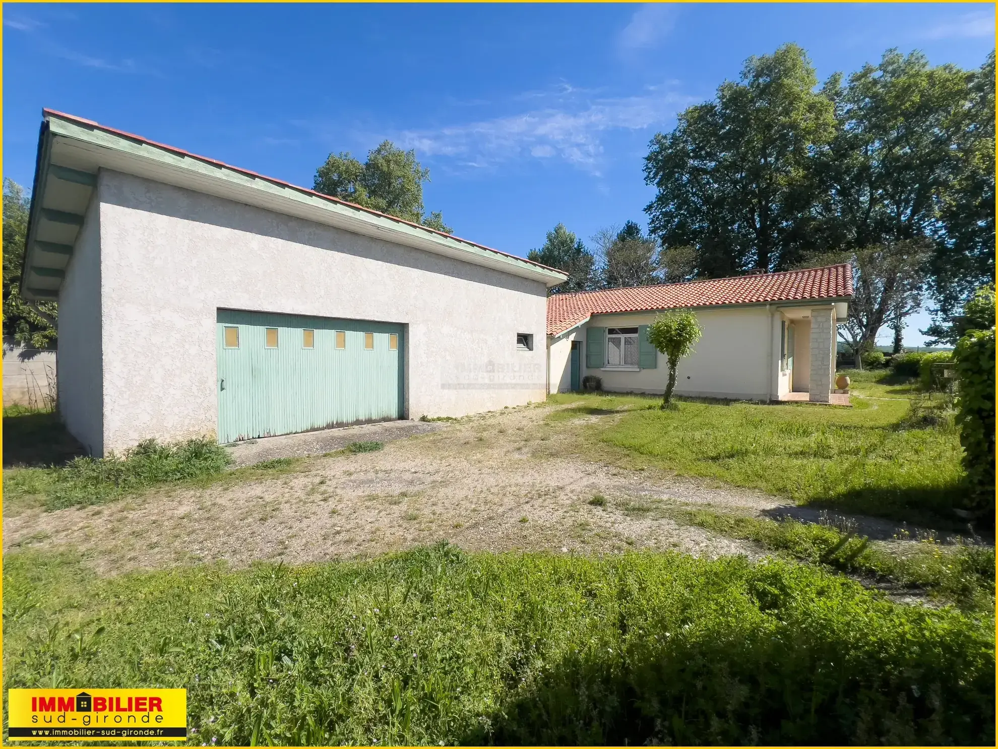 Maison de plain-pied avec grand garage à Podensac - Potentiel à rafraîchir 