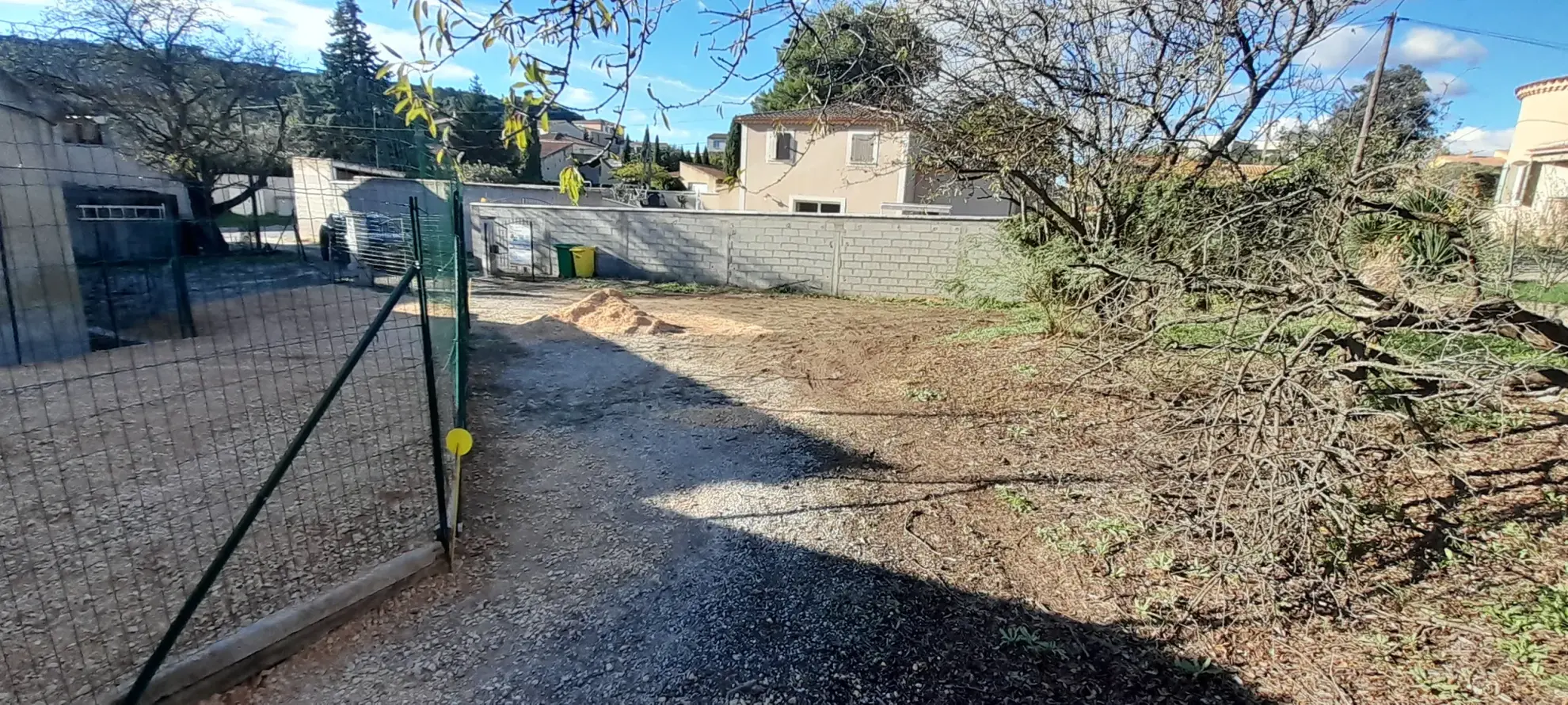 Terrain constructible viabilisé de 137 m² à Caumont sur Durance 