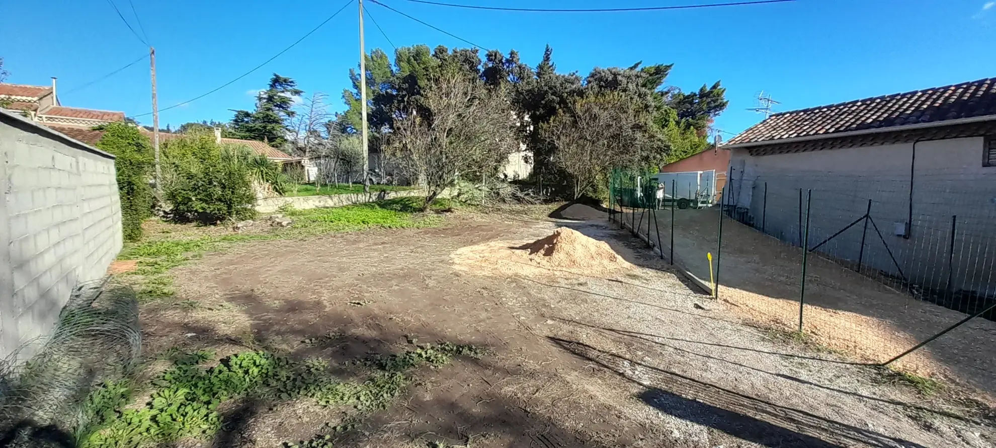 Terrain constructible viabilisé de 137 m² à Caumont sur Durance 