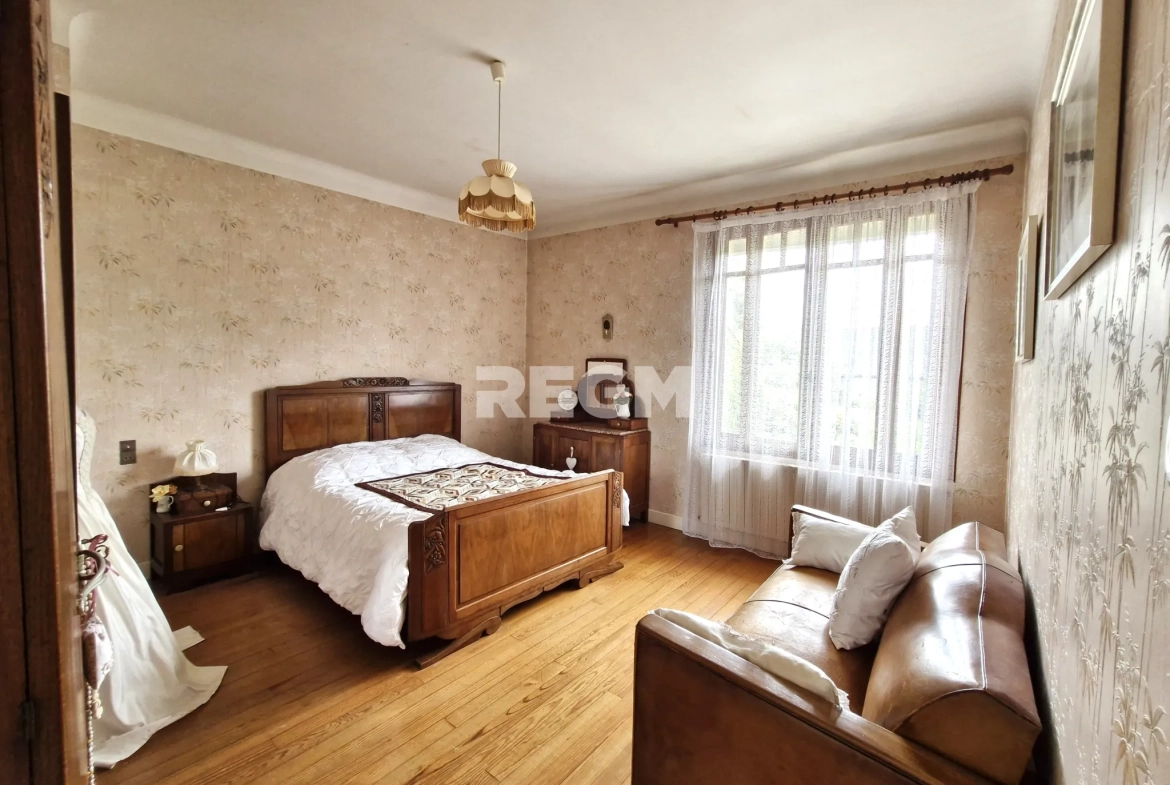 Maison ancienne avec jardin et garage à Oursbelille (65490) - Belle opportunité à saisir 