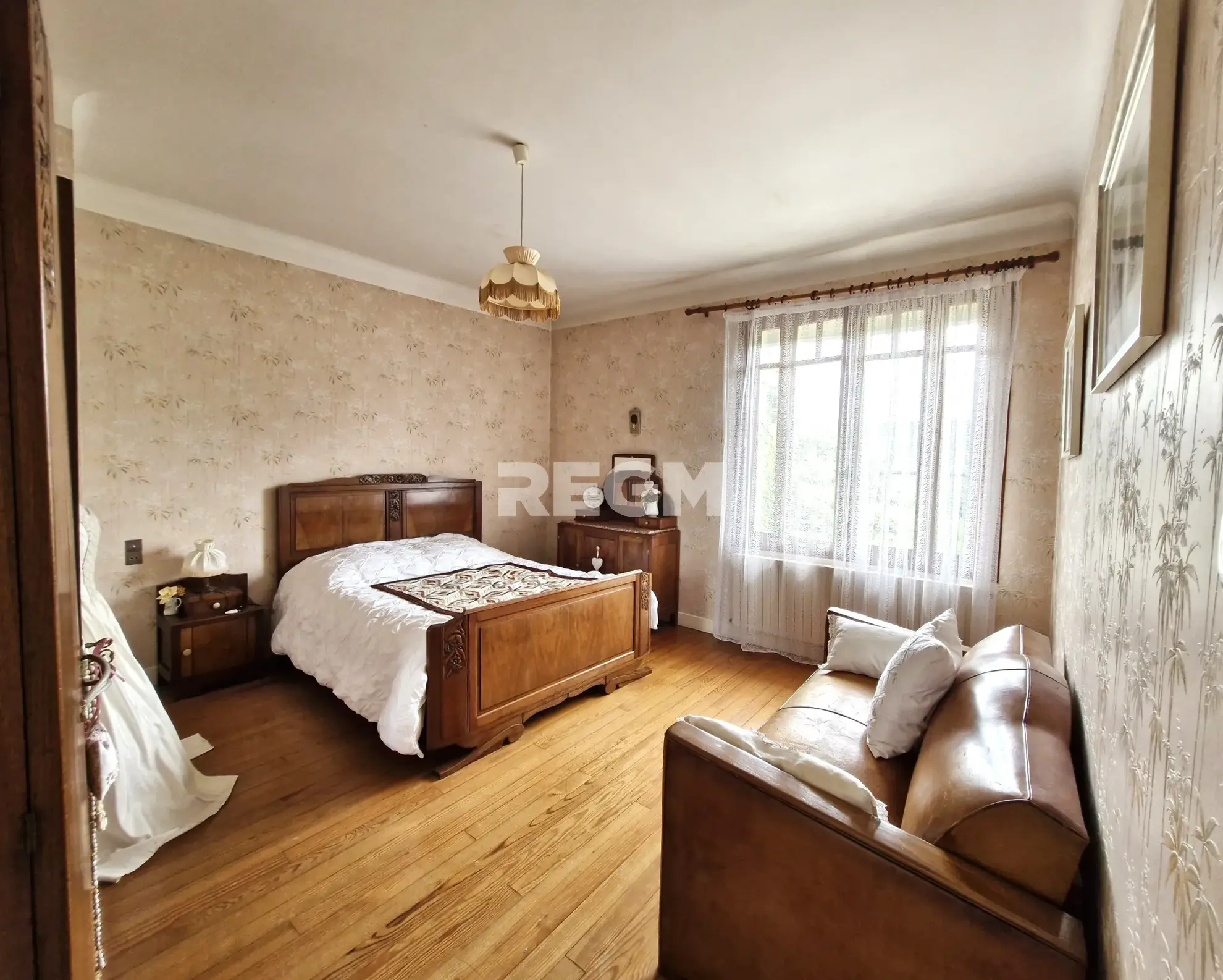 Maison ancienne avec jardin et garage à Oursbelille (65490) - Belle opportunité à saisir 