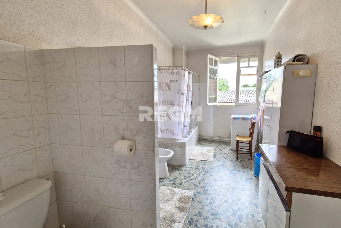 Maison ancienne avec jardin et garage à Oursbelille (65490) - Belle opportunité à saisir 