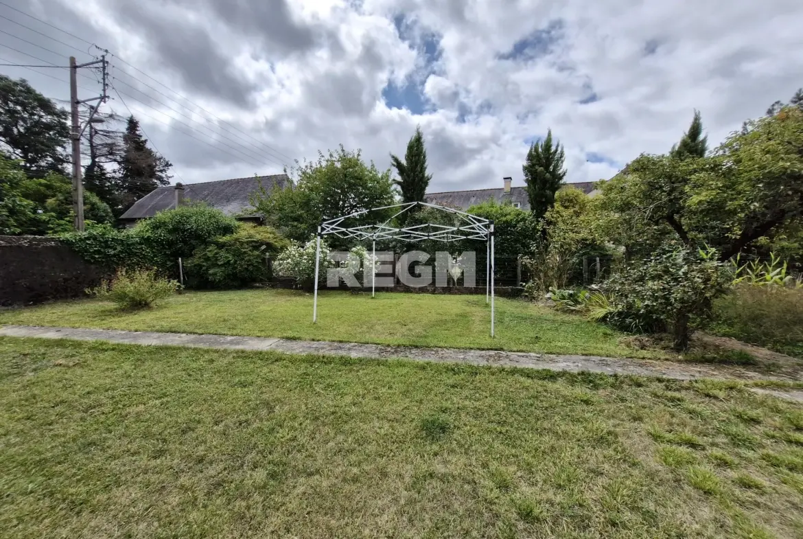 Maison ancienne avec jardin et garage à Oursbelille (65490) - Belle opportunité à saisir 