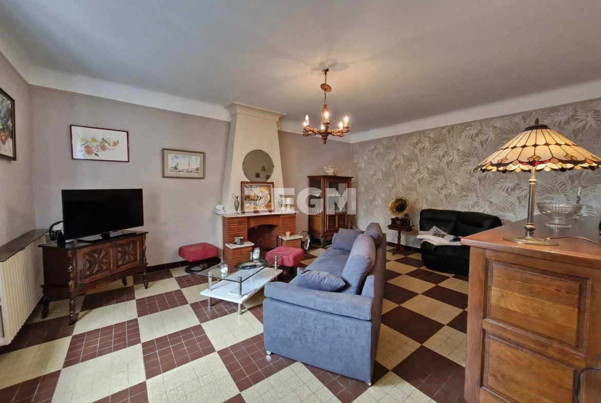 Maison ancienne avec jardin et garage à Oursbelille (65490) - Belle opportunité à saisir 
