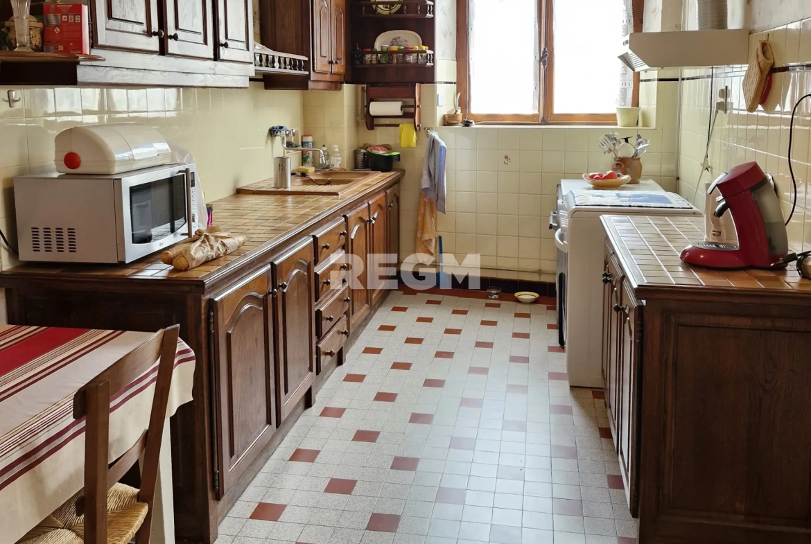 Maison ancienne avec jardin et garage à Oursbelille (65490) - Belle opportunité à saisir 