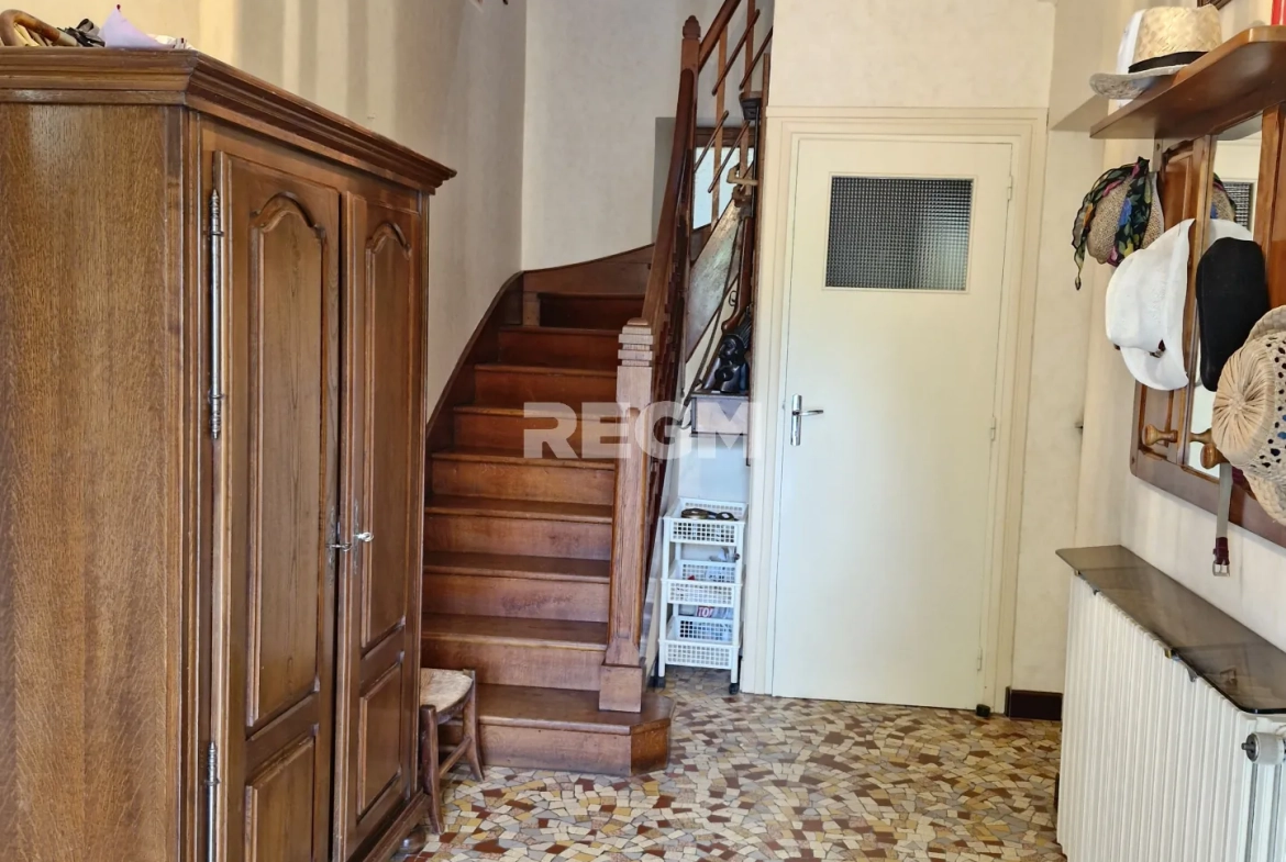 Maison ancienne avec jardin et garage à Oursbelille (65490) - Belle opportunité à saisir 