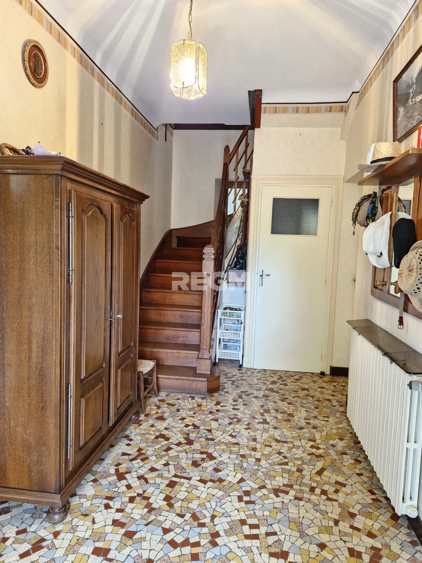 Maison ancienne avec jardin et garage à Oursbelille (65490) - Belle opportunité à saisir 
