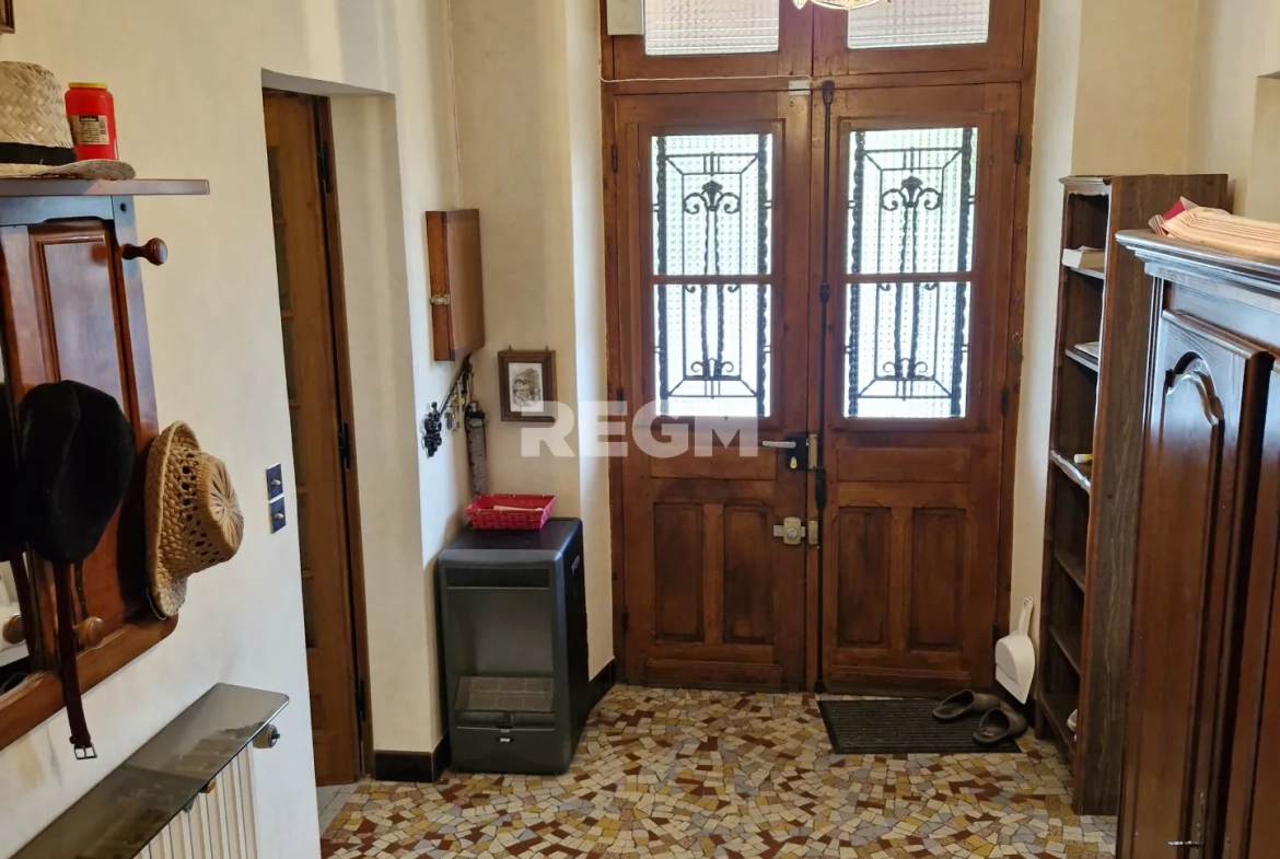 Maison ancienne avec jardin et garage à Oursbelille (65490) - Belle opportunité à saisir 
