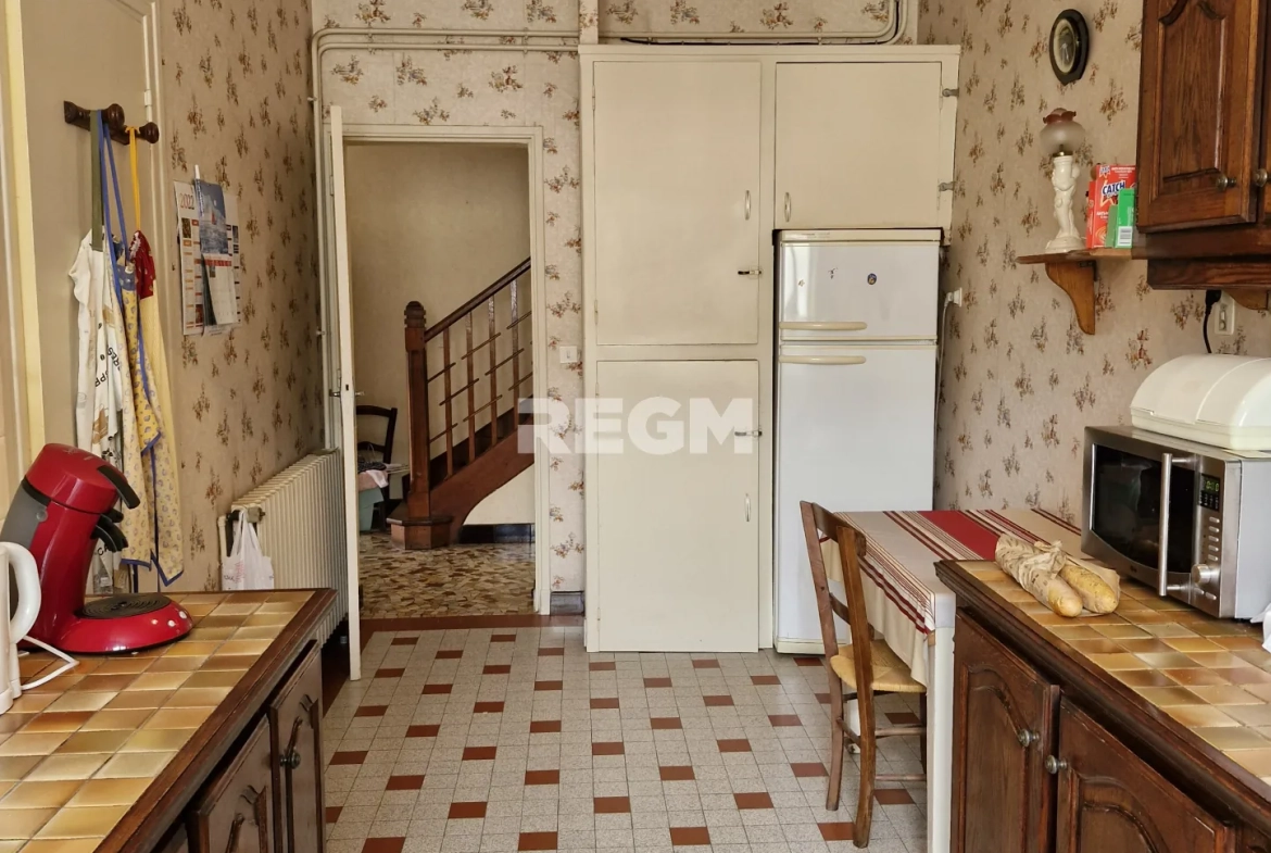 Maison ancienne avec jardin et garage à Oursbelille (65490) - Belle opportunité à saisir 