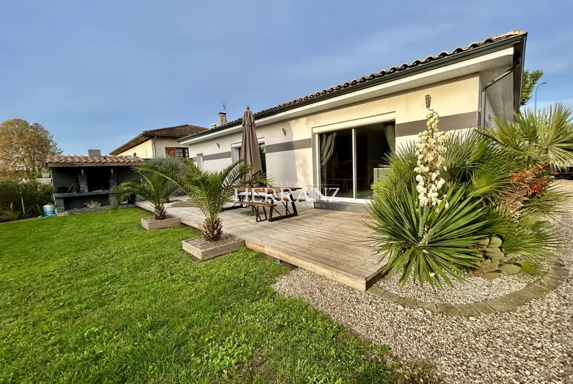 Maison de plain-pied récente avec terrain clos, proche commodités à Saint-Denis-de-Pile 