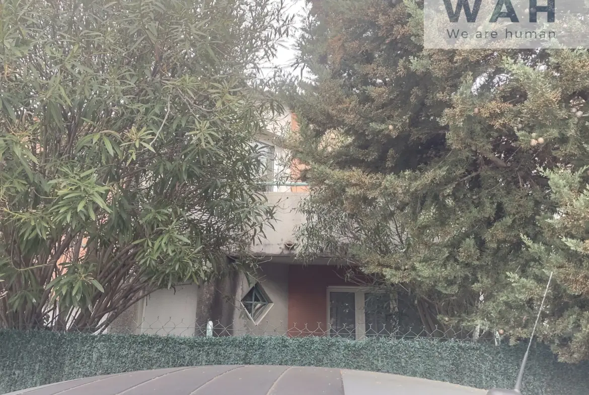 Maison de 99 m² à Nîmes avec 4 chambres, terrasse, garage et parking 