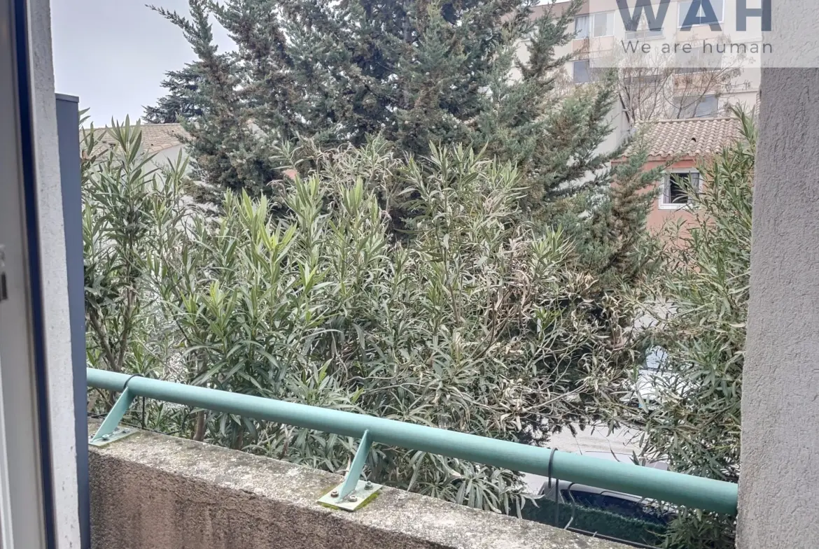 Maison de 99 m² à Nîmes avec 4 chambres, terrasse, garage et parking 