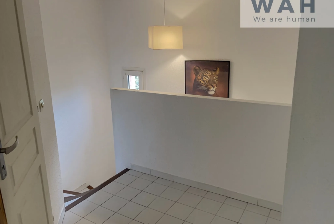 Maison de 99 m² à Nîmes avec 4 chambres, terrasse, garage et parking 
