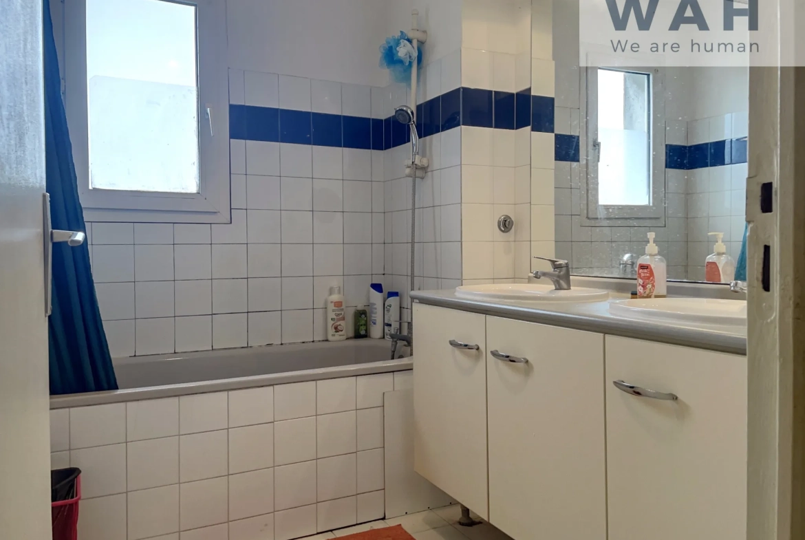 Maison de 99 m² à Nîmes avec 4 chambres, terrasse, garage et parking 