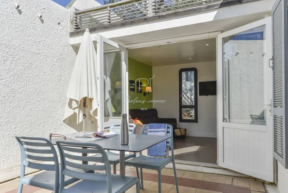 Appartement T2 avec patio à La Grande Motte, idéal pour investissement locatif dans résidence touristique 